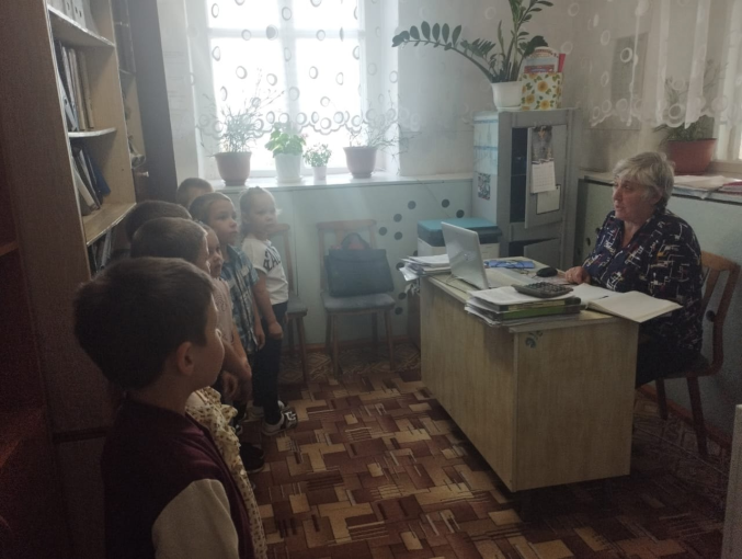 Знакомство с профессией- заведующий детским садом Знакомство с профессией- заведующий детским садом.
